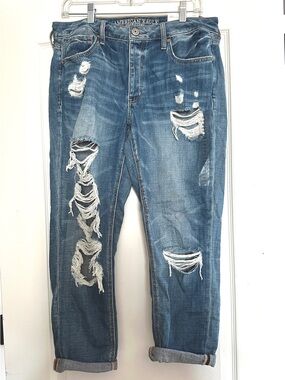 American Eagle Outfitters Women’s Distressed Ripped Jeans - Size 10 Short